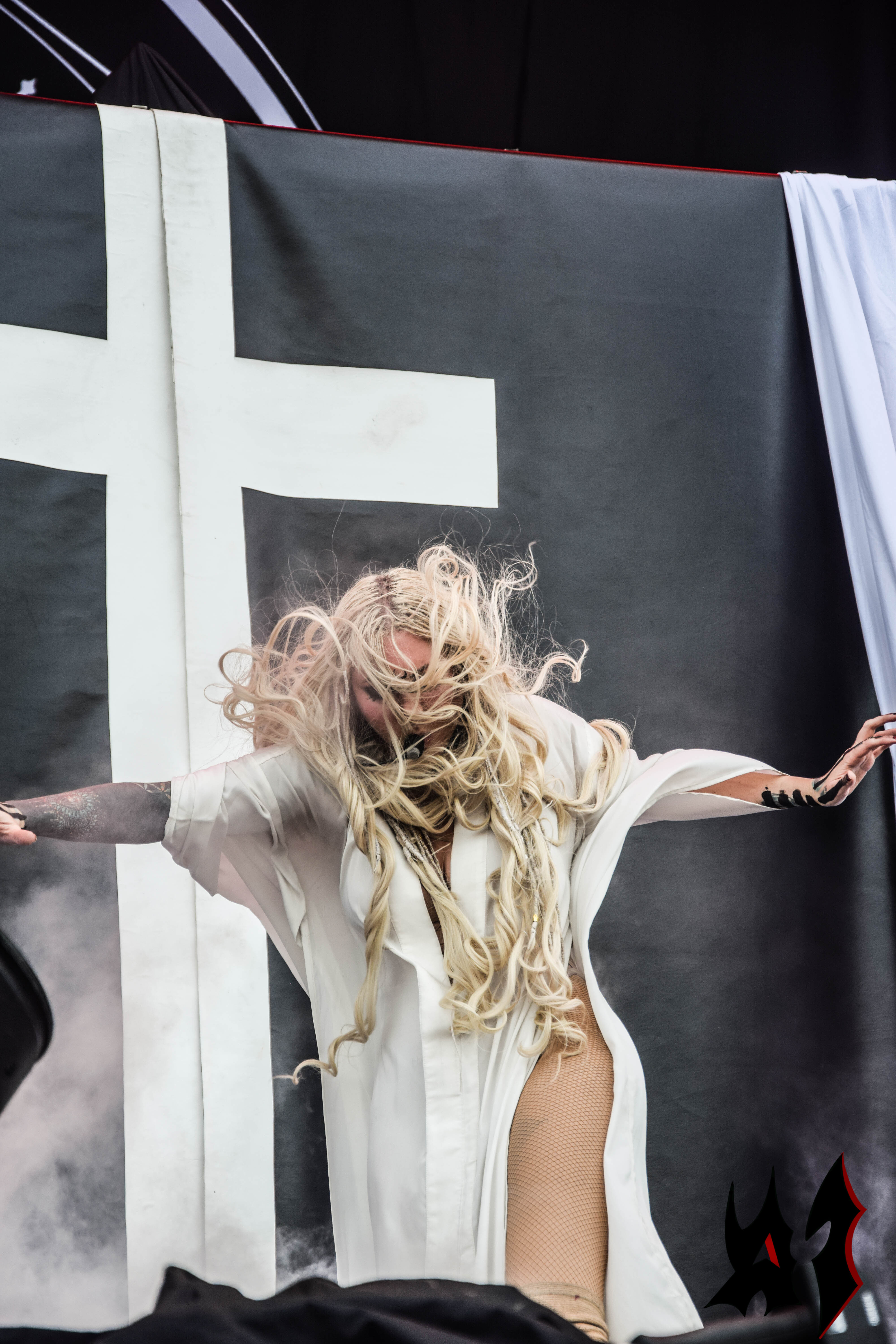 Hellfest - Day 3 - In This Moment 24